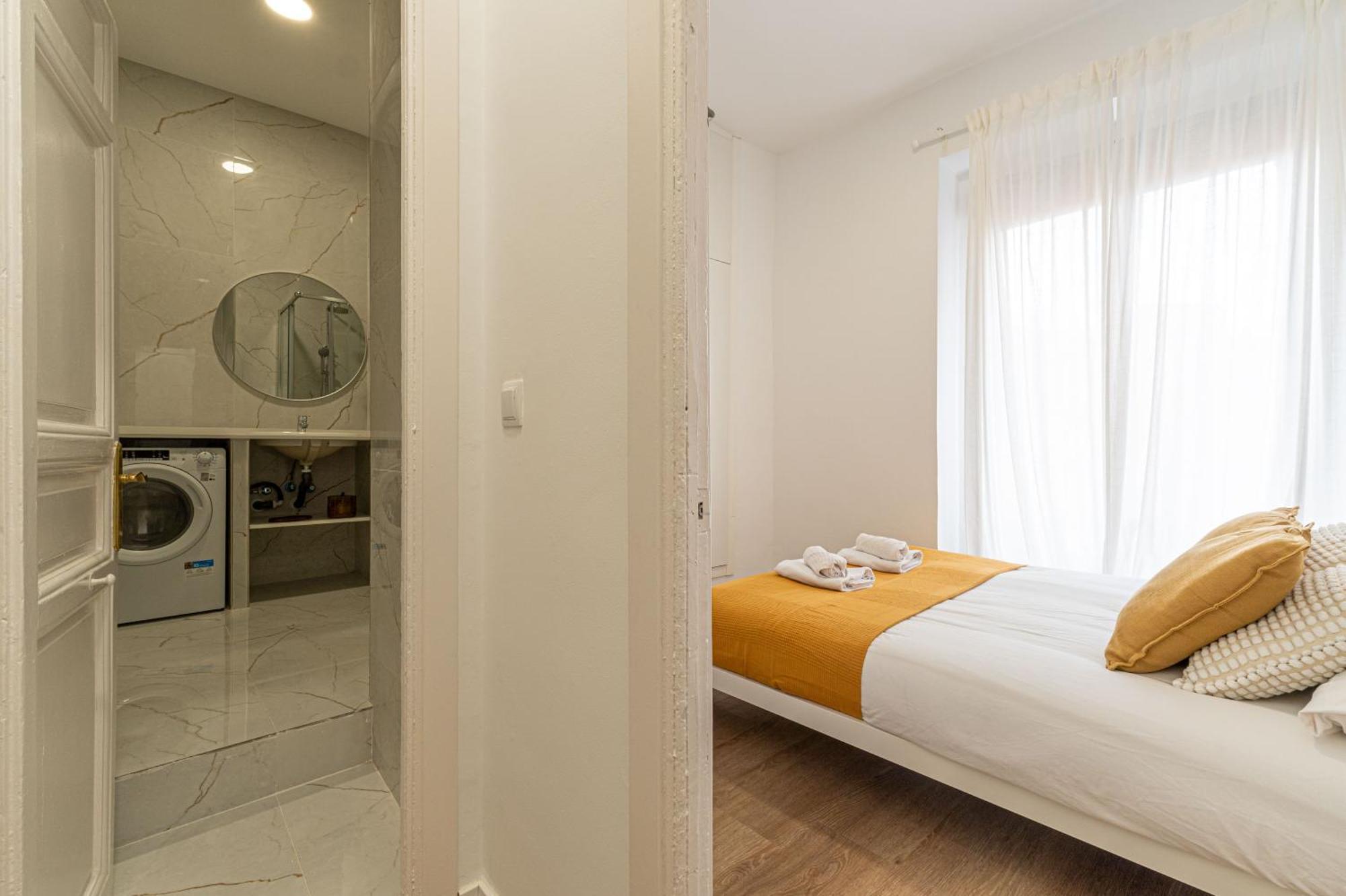 Lavapies By Hogar4 * Madrid